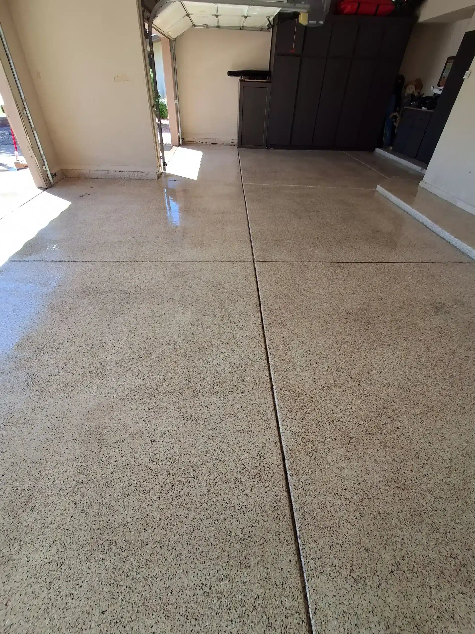 garage floor cleaning in Scottsdale near me in Kierland Commons.